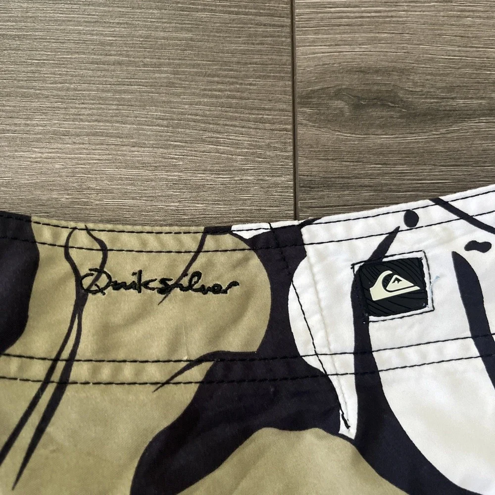 Quiksilver Boardshorts Mens Sz 34 Floral Black Green Drawstring
